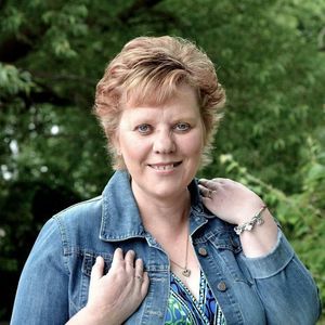 Meet your Posher, Debbie